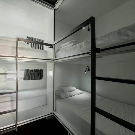 Mascotte Hostel Silom 방콕 외부 사진
