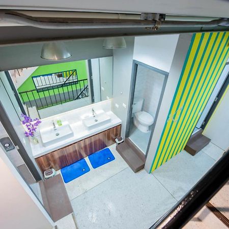 Mascotte Hostel Silom 방콕 외부 사진